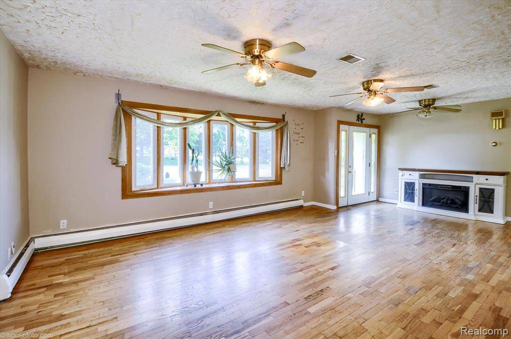 Lapeer, MI 48446,3293 W Oregon Road