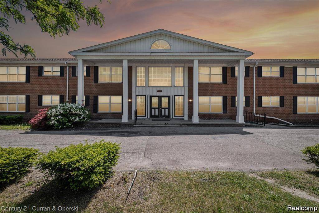 25301 5 Mile Road, Canton, MI 48239