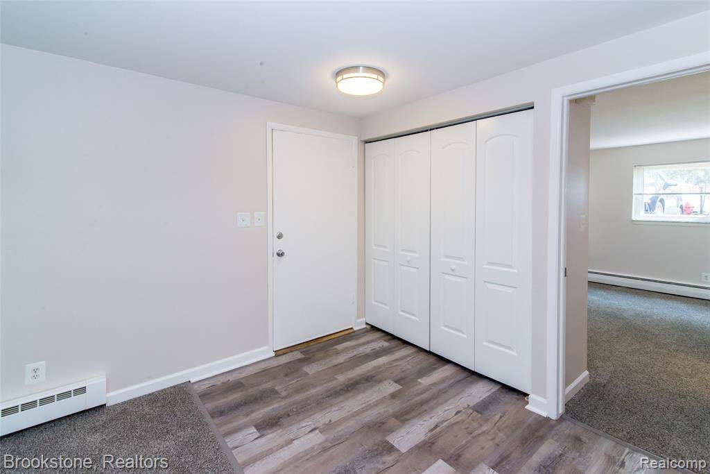 Farmington, MI 48336,31831 Grand River Avenue