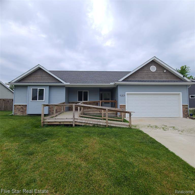 105 Degurse Avenue, Marine, MI