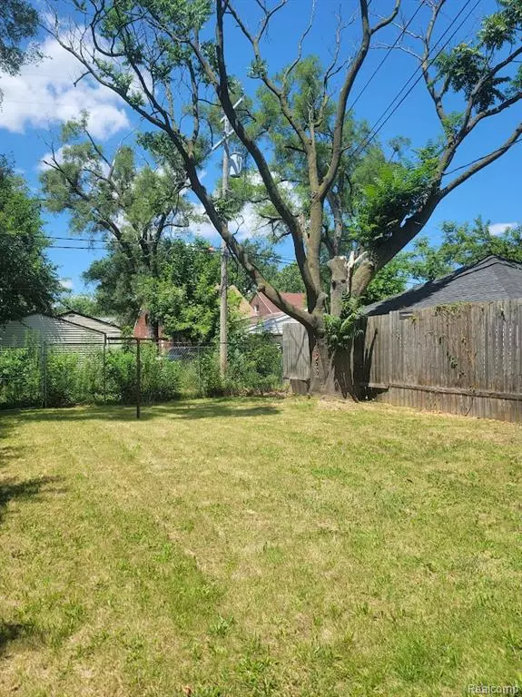 Livonia, MI 48235,18011 Appoline W Street