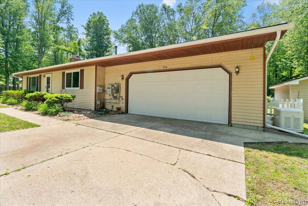 Mason, MI 48854,956 Chickasaw Drive