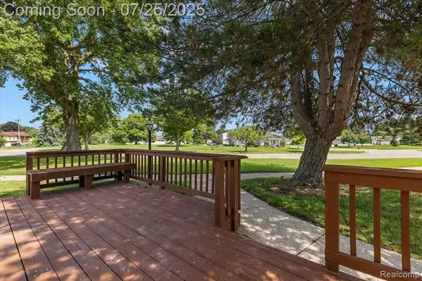 Novi, MI,39869 Village Wood Lane