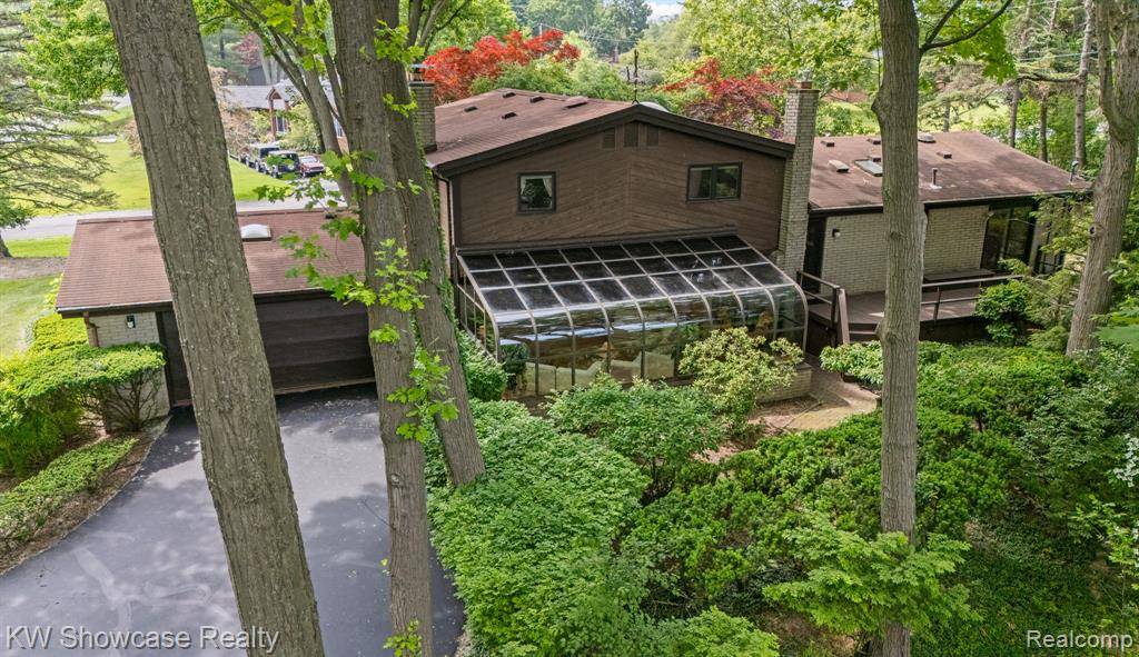 Bloomfield Hills, MI 48302,1804 W Bend Drive