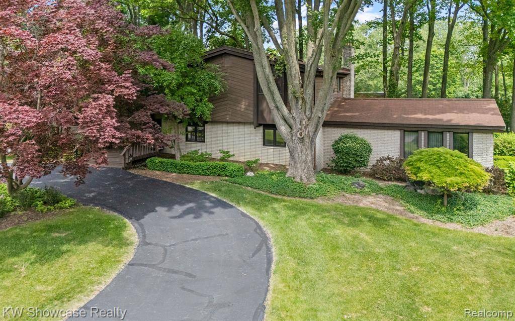 Bloomfield Hills, MI 48302,1804 W Bend Drive