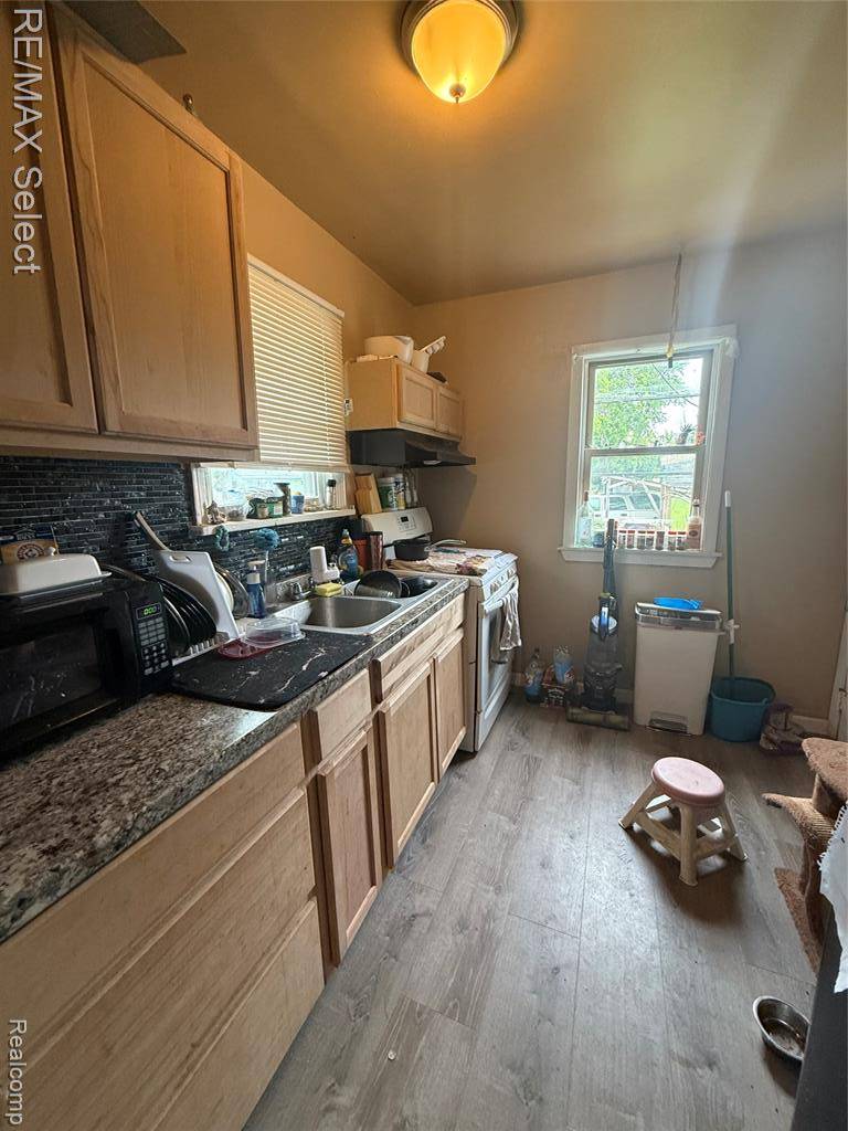 Grand Blanc, MI 48506,1601 Mabel Avenue