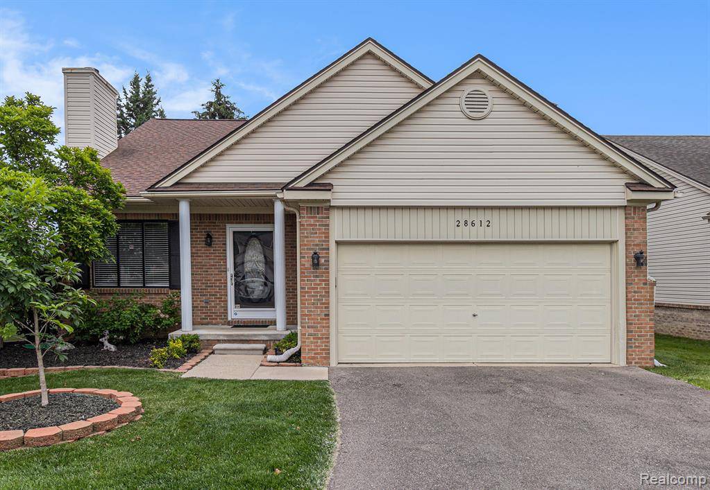 28612 Bayberry Park Drive, Livonia, MI 48154