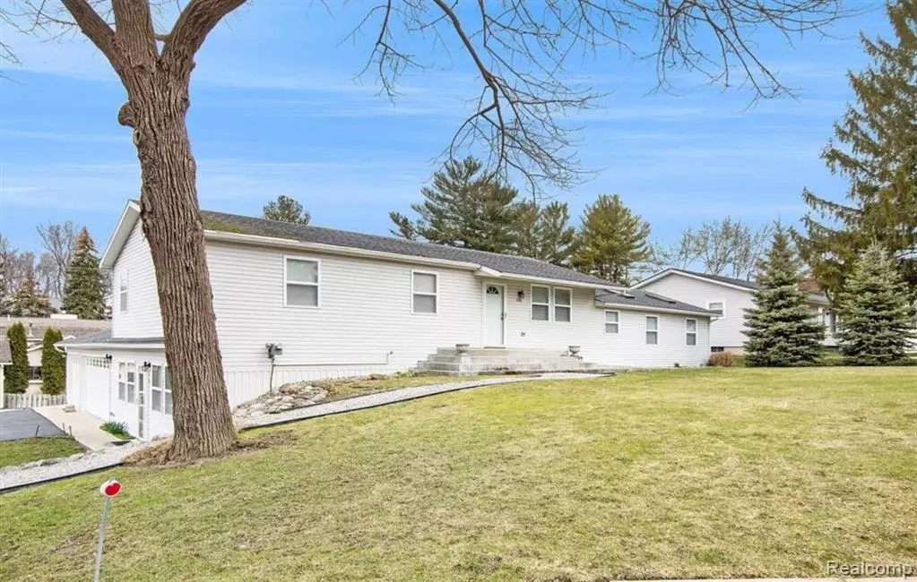 Waterford, MI 48328,2345 Marwood Drive
