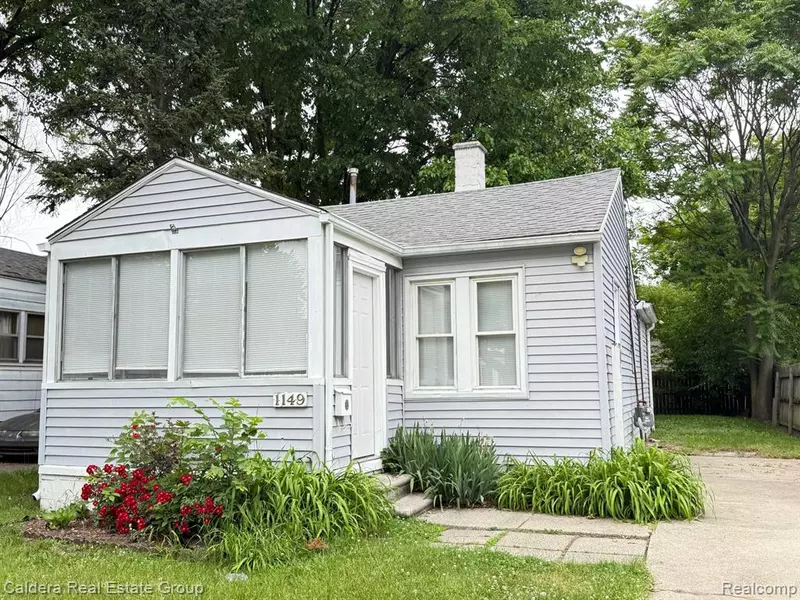 1149 E Milton Avenue, Hazel Park, MI 48030
