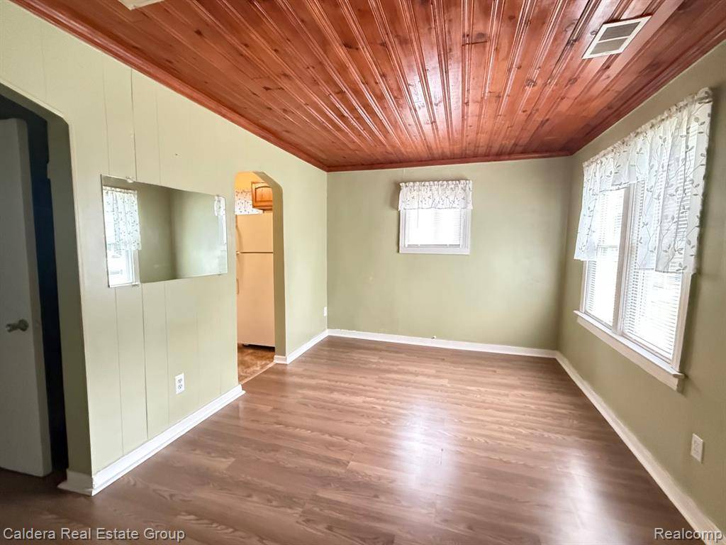 Hazel Park, MI 48030,1149 E Milton Avenue
