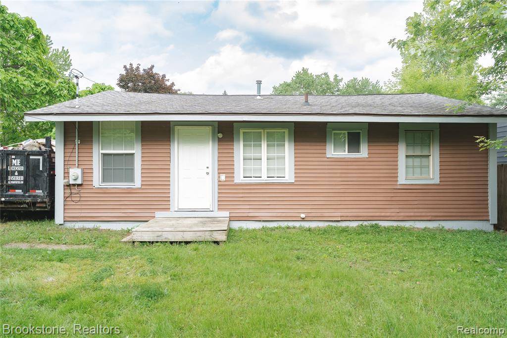 Pontiac, MI 48340,853 Melrose Street