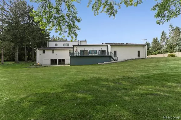 West Bloomfield, MI 48323,3440 Lone Pine Road
