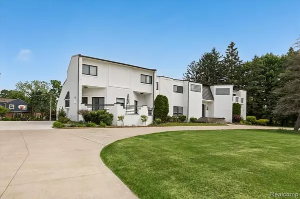 West Bloomfield, MI 48323,3440 Lone Pine Road