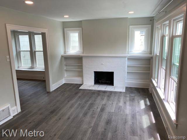 Royal Oak, MI 48067,202 N Washington Avenue