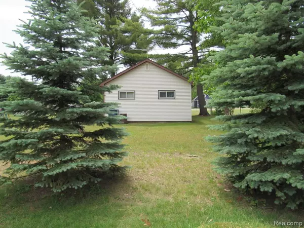 Houghton Lake, MI 48629,402 Federal Avenue