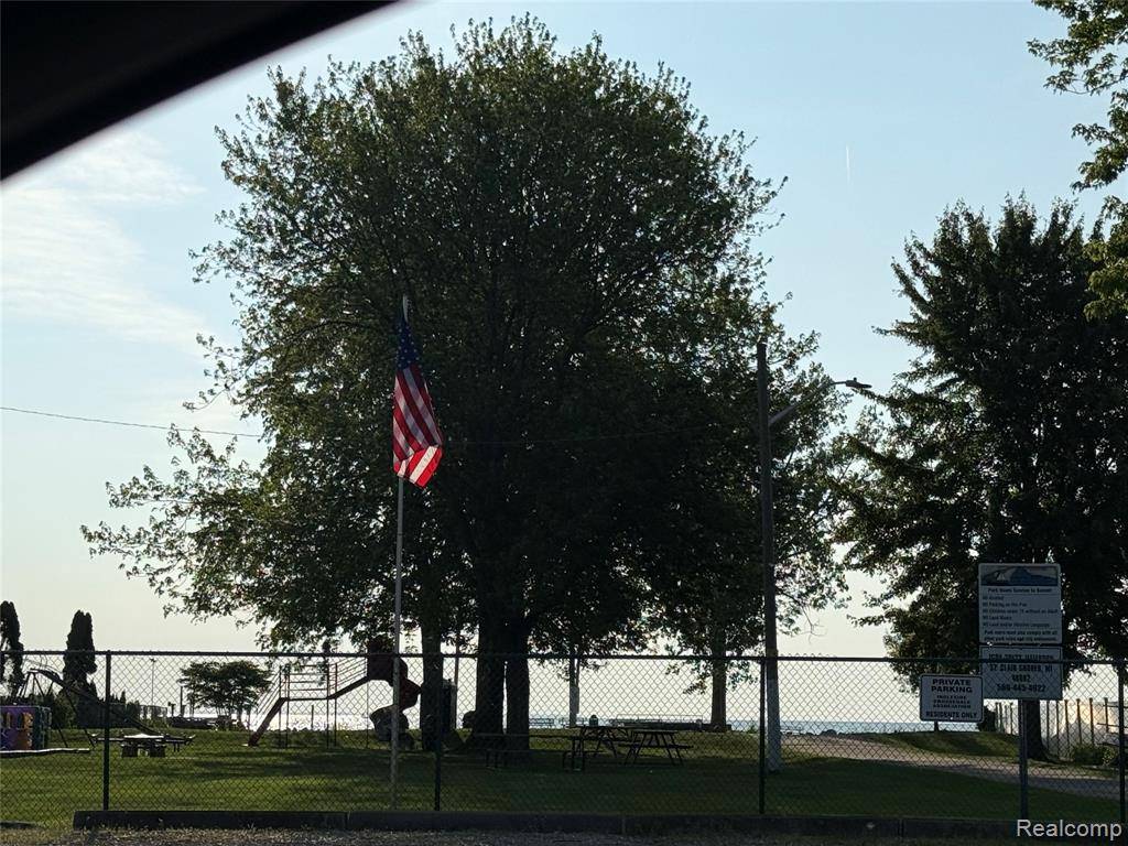 Saint Clair Shores, MI 48081,22407 Barton Street