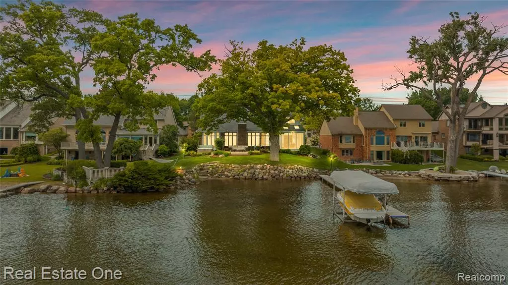 2505 Cedar Key Drive, Lake Orion, MI