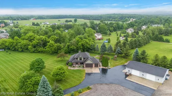 4888 Oakwood Road, Ortonville, MI 48462