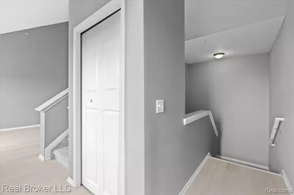 Troy, MI 48084,1546 Devon Lane