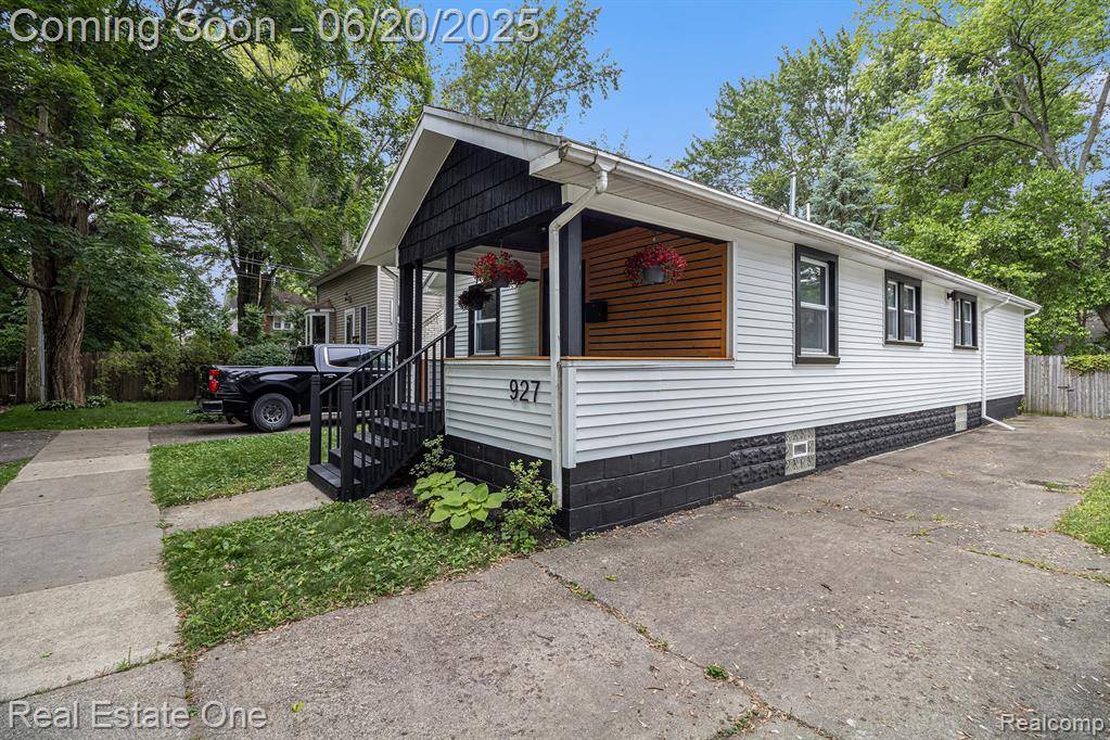 Royal Oak, MI 48067,927 N LAFAYETTE Avenue