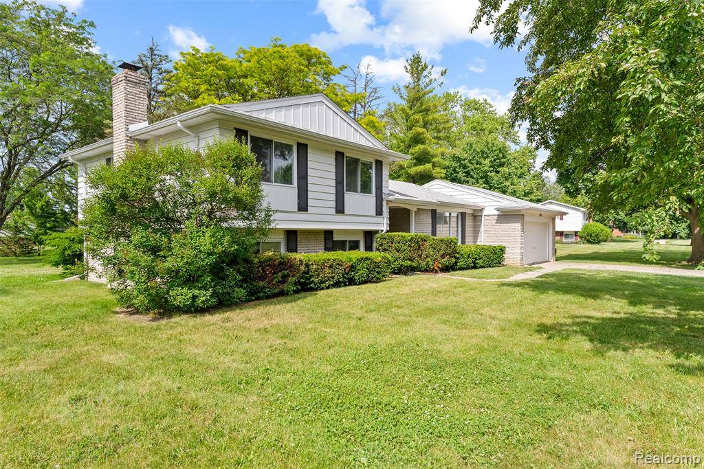 Grand Blanc, MI 48439,1483 Huntley Drive