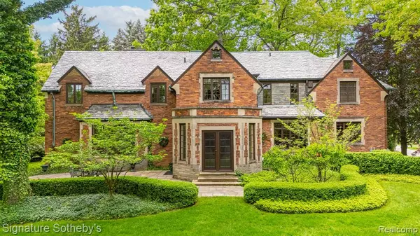 401 Dunston Road, Bloomfield Hills, MI 48304
