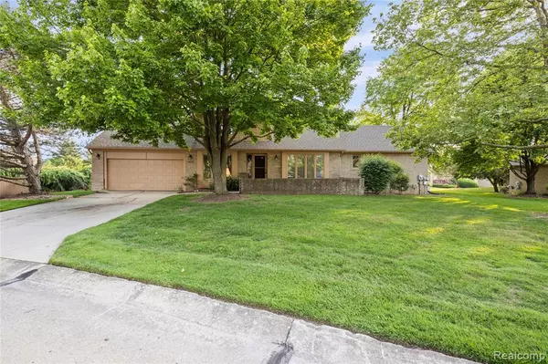Troy, MI 48098,5805 Dawn Ridge Drive
