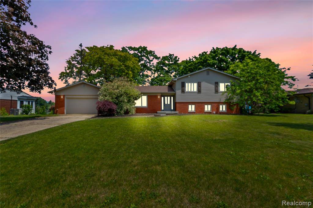 Oxford, MI 48371,527 Tanview Drive
