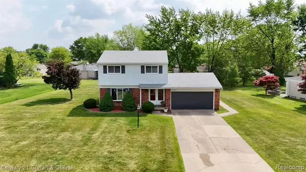 Farmington, MI 48334,27691 Westcott Crescent Circle