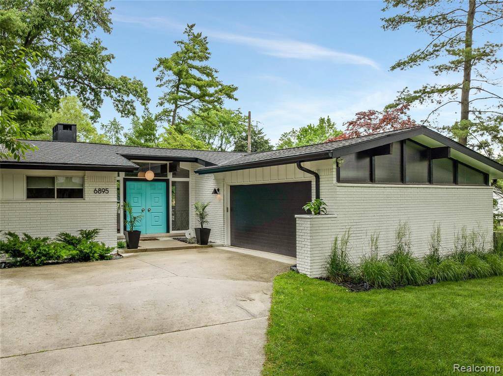 Bloomfield Hills, MI 48301,6895 Cedarbrook Drive