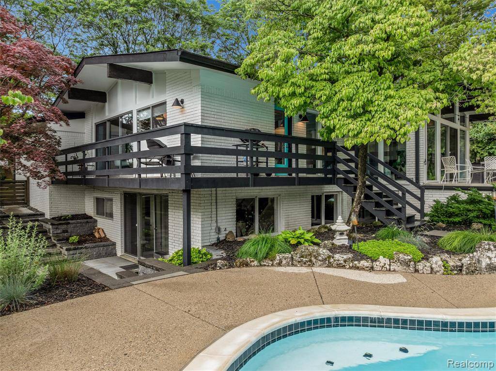 Bloomfield Hills, MI 48301,6895 Cedarbrook Drive
