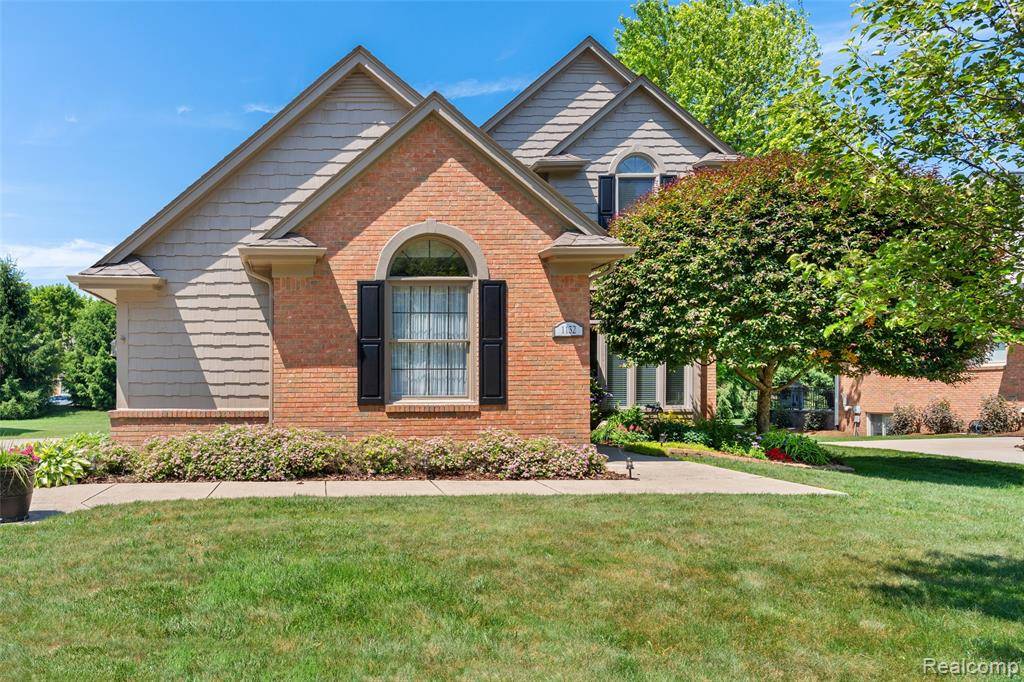 1132 Sugar Creek Drive, Rochester Hills, MI 48307