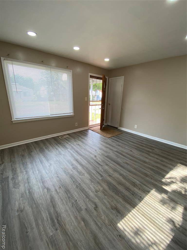 Warren, MI 48089,11236 Studebaker Avenue