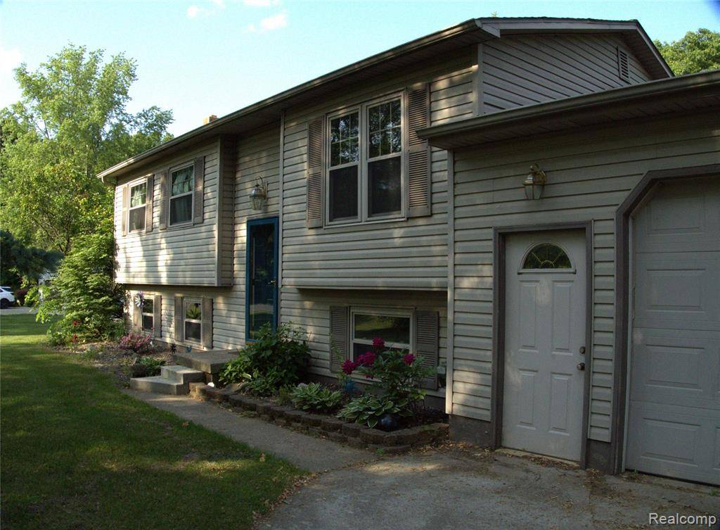 2234 Landmark Drive, Lapeer, MI 48446