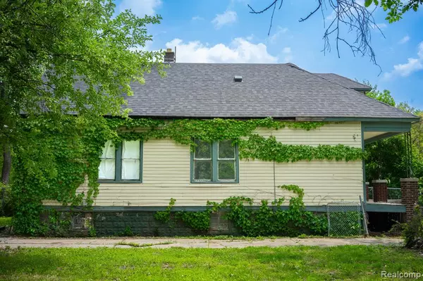 Detroit, MI 48213,13057 CHELSEA Street