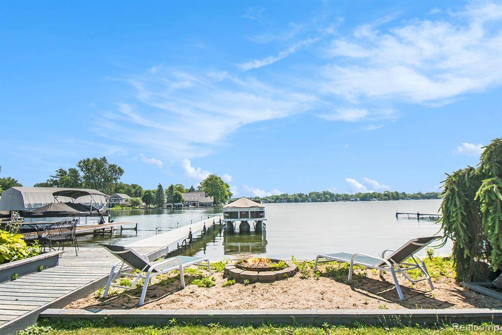Fenton, MI 48430,11501 Torrey Road
