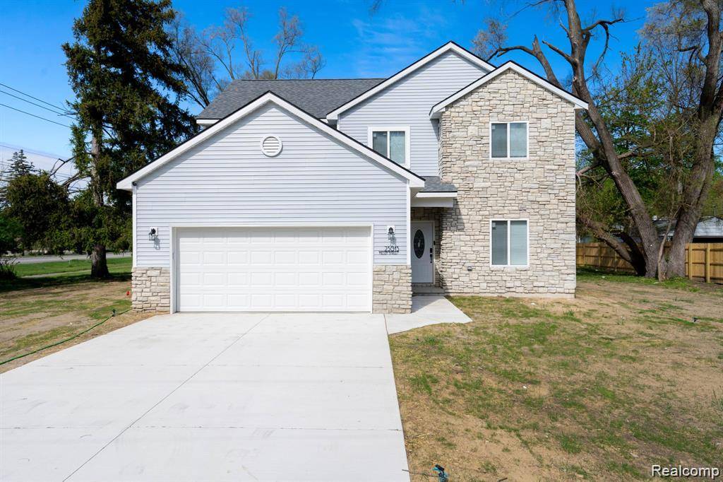 Southfield, MI 48033,23013 Helen