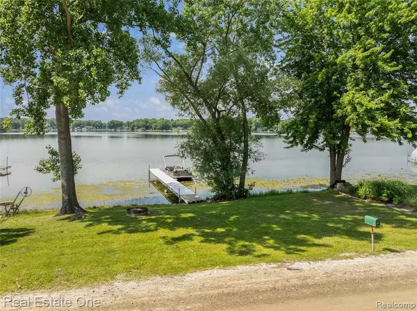 Pinckney, MI 48169,5065 Girard Drive