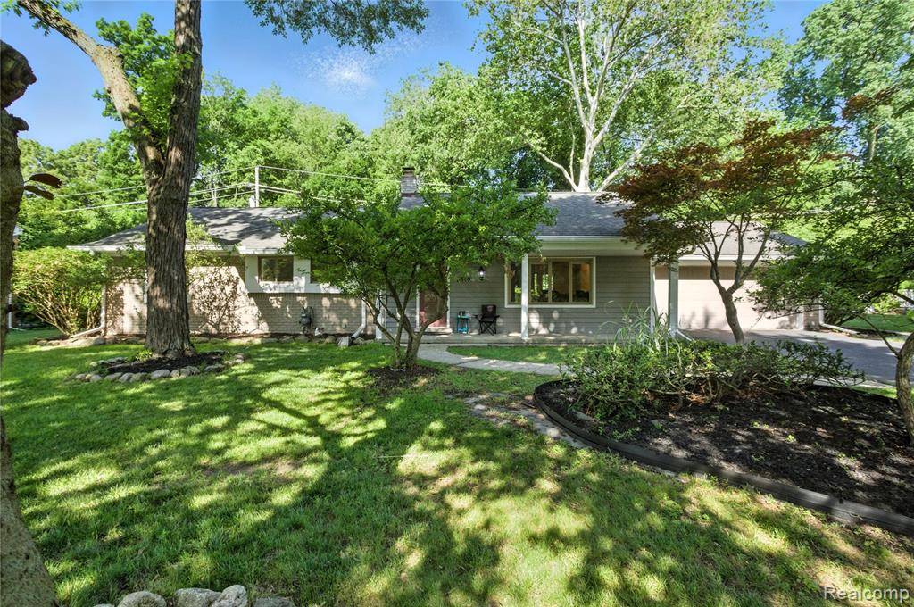 5340 Van Ness Drive, Bloomfield Hills, MI 48302