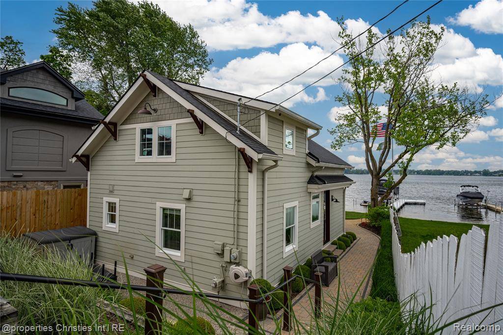 Whitmore Lake, MI 48189,11693 Kenton Drive