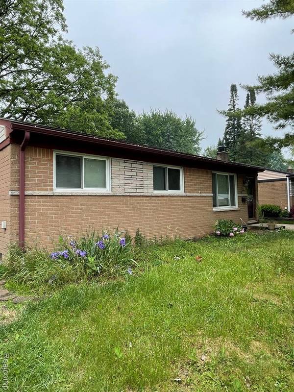 Clinton Twp, MI 48035,33633 Cheryl Street