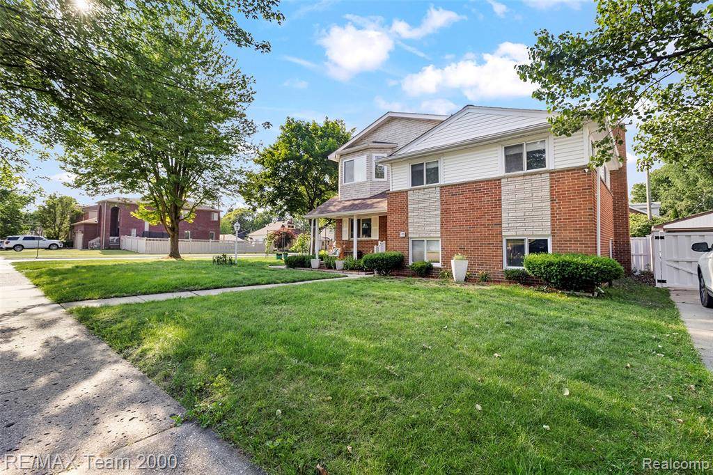 Dearborn, MI 48124,23340 Carlysle Street