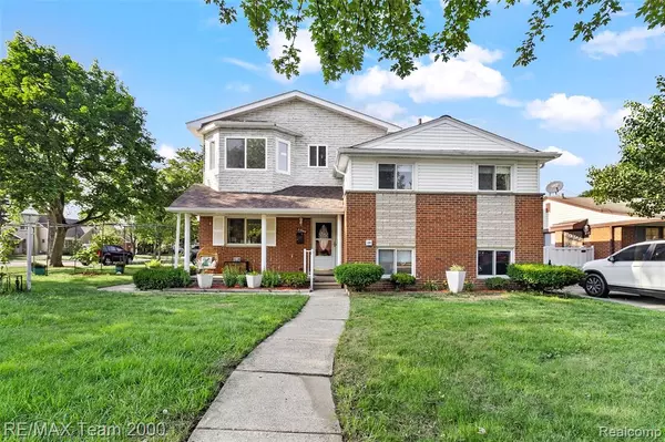 23340 Carlysle Street, Dearborn, MI 48124