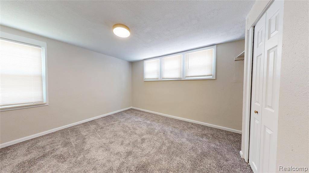 Oak Park, MI 48030,1256 E Evelyn Avenue