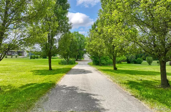 Ortonville, MI 48462,2102 Oakwood Road