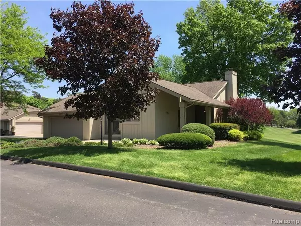 1829 GOLF RIDGE Drive, Bloomfield Hills, MI 48302