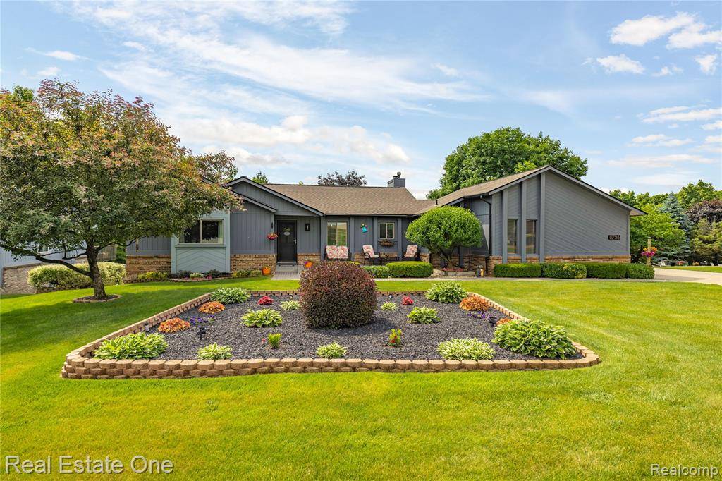 8736 El Dorado Drive, White Lake, MI