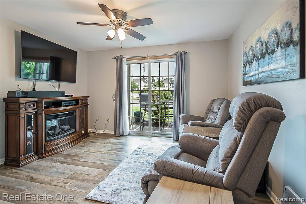 South Lyon, MI 48178,225 Brookwood DR Drive
