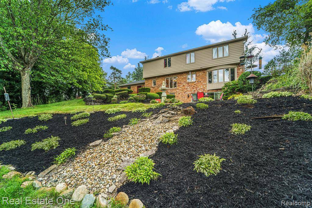 Farmington Hills, MI 48334,29020 Wellington Street