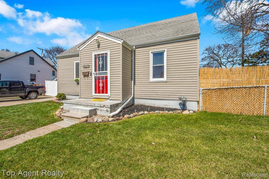 Saint Clair Shores, MI 48080,22901 PLEASANT Street
